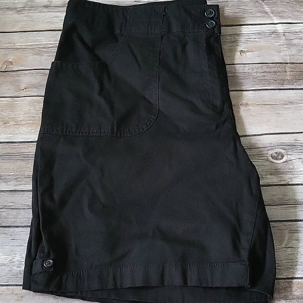 Briggs black lightweight shorts with double button waist and 7.5